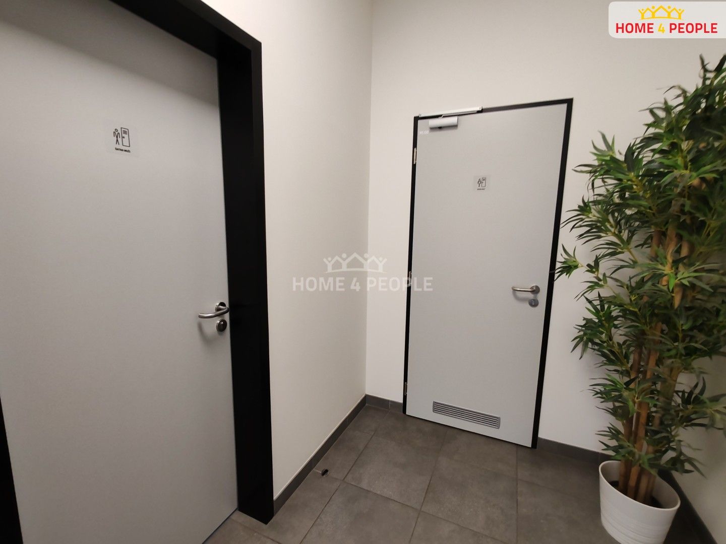 Pronájem komerčního prostoru 4400 m² - foto 16