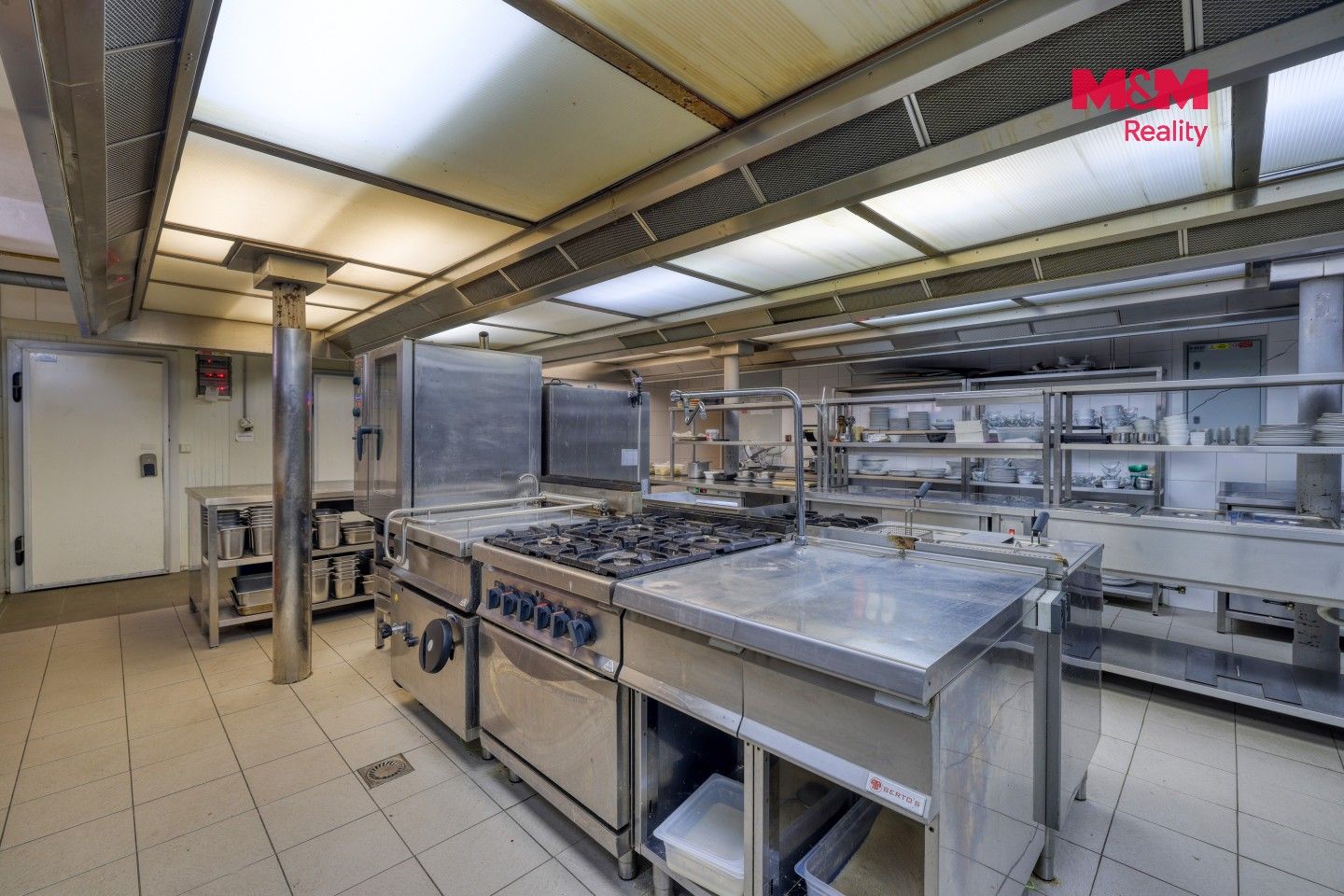 Prodej komerčního prostoru 8700 m² - foto 18