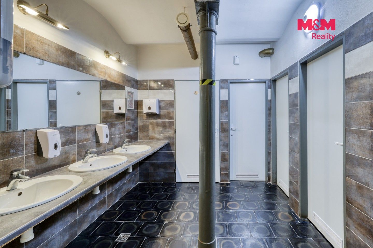 Prodej komerčního prostoru 8700 m² - foto 21