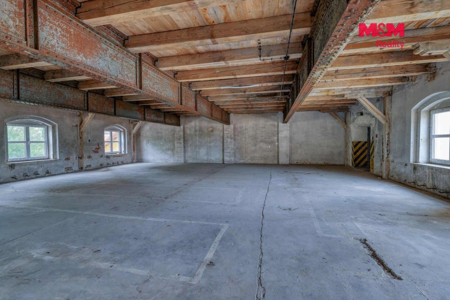 Prodej komerčního prostoru 8700 m² - foto 26