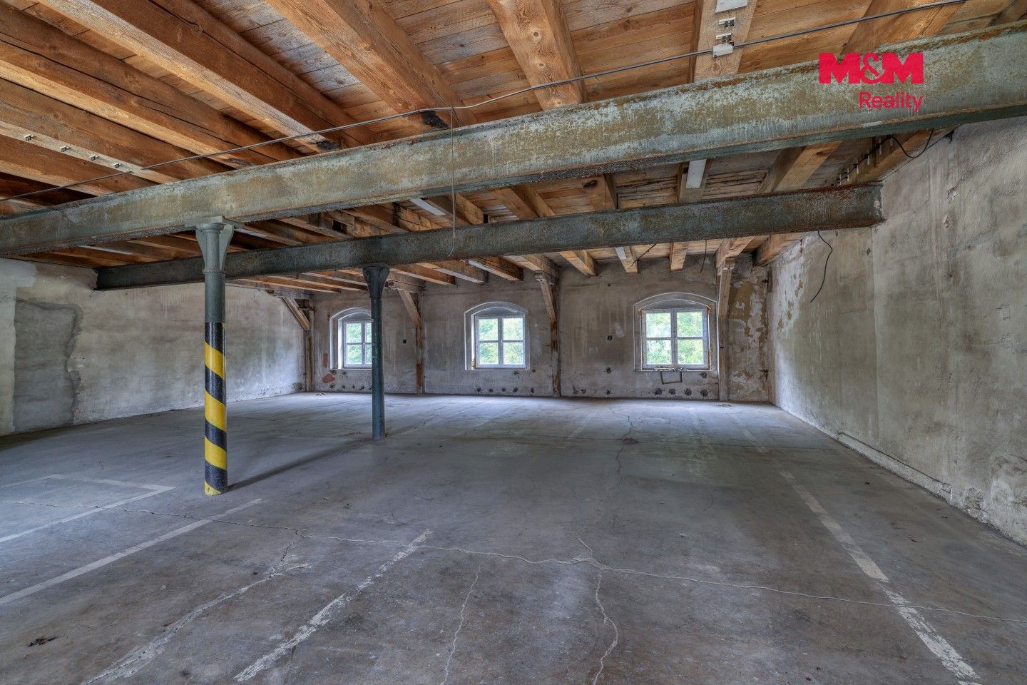 Prodej komerčního prostoru 8700 m² - foto 28