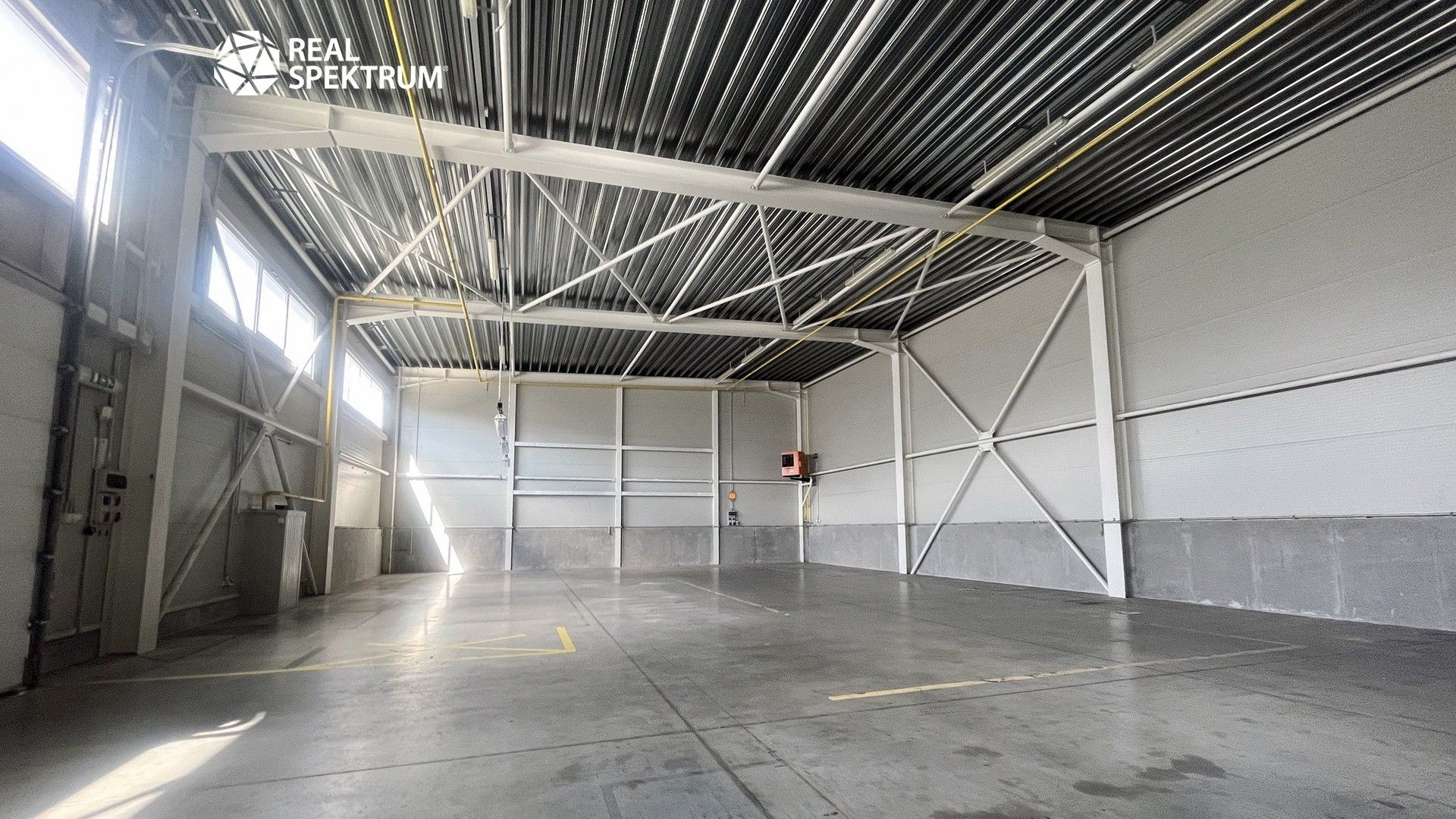 Pronájem komerčního prostoru 350 m² - foto 5