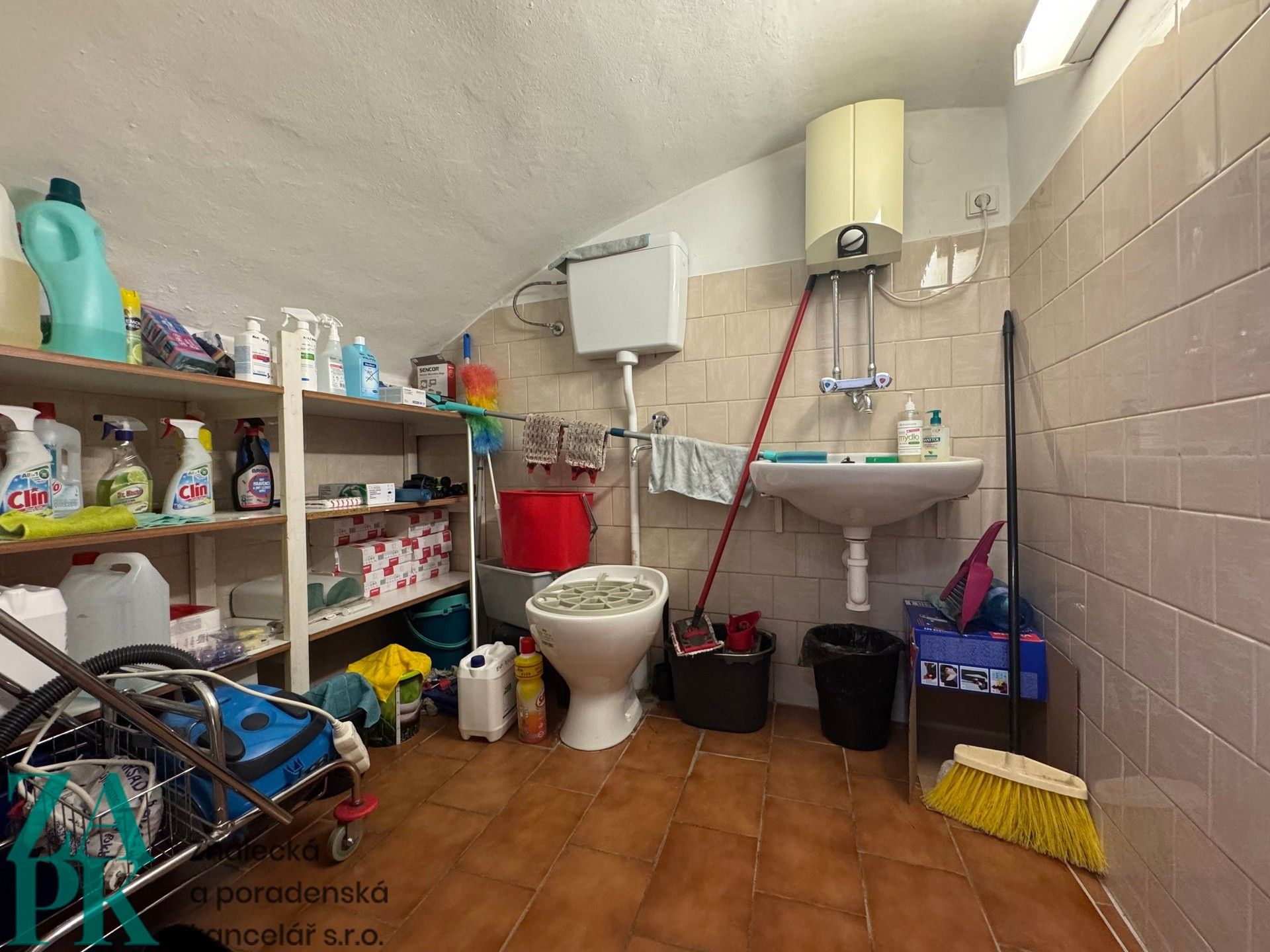 Pronájem komerčního prostoru 226 m² - foto 28