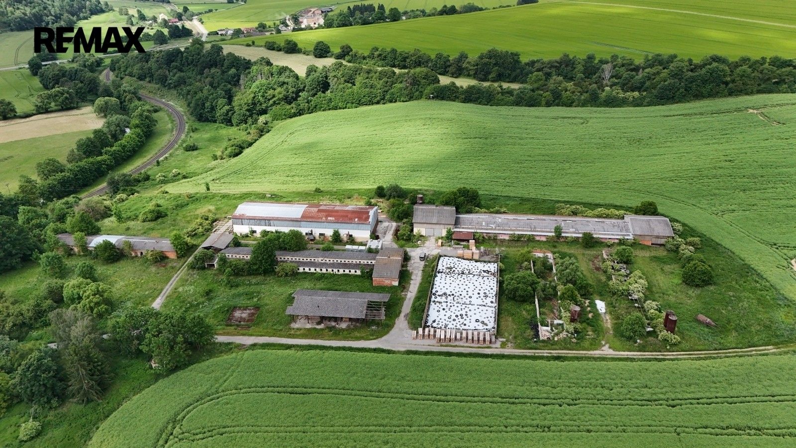 Prodej komerčního prostoru 38387 m² - foto 1