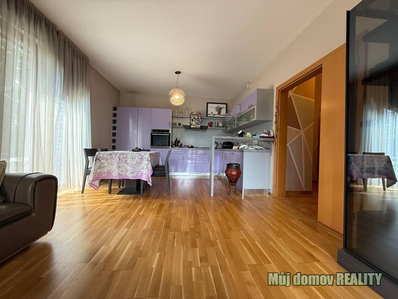 Pronájem bytu 3+kk 89 m² - foto 3