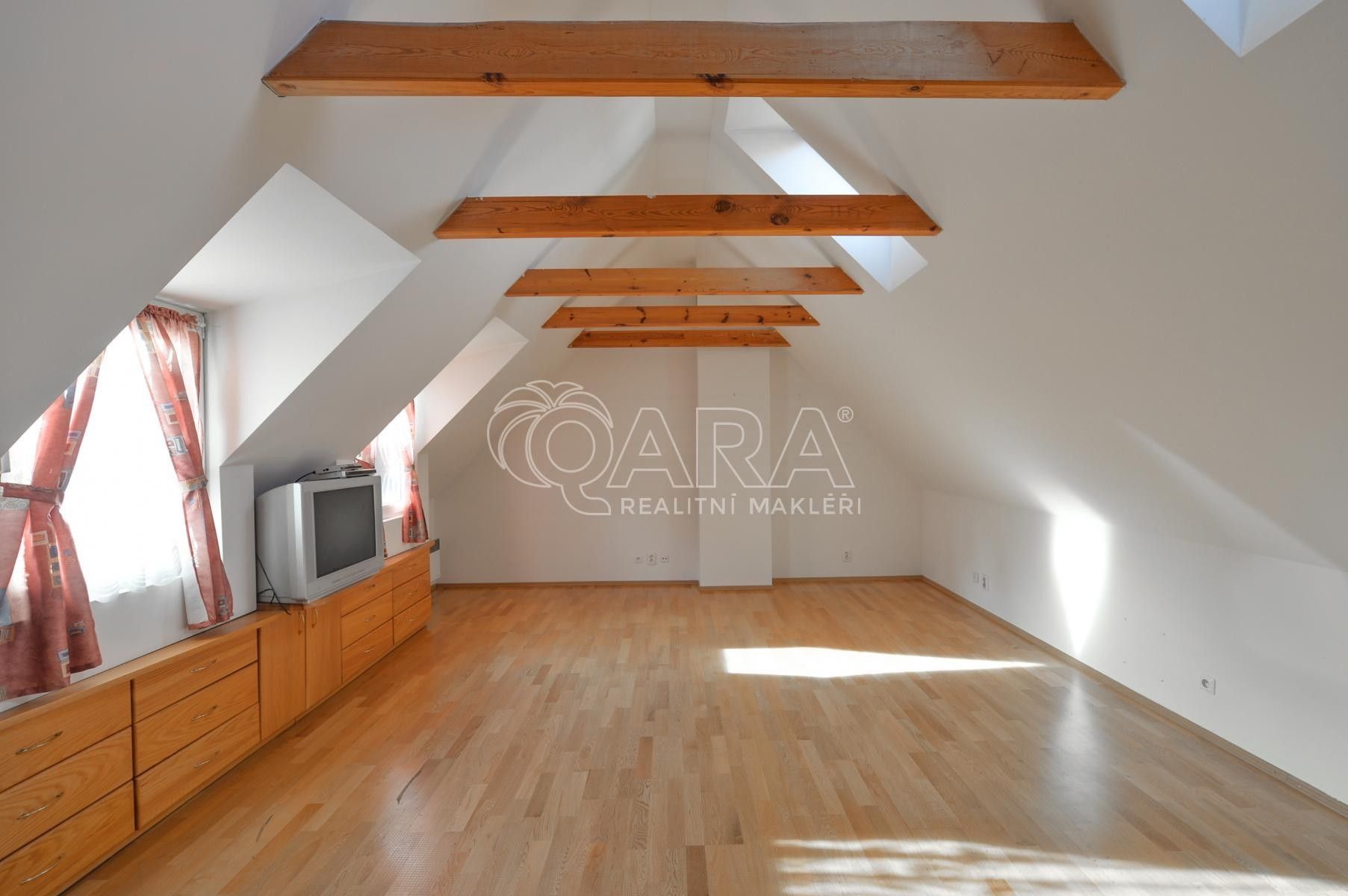 Pronájem bytu 4+1 136 m² - foto 5