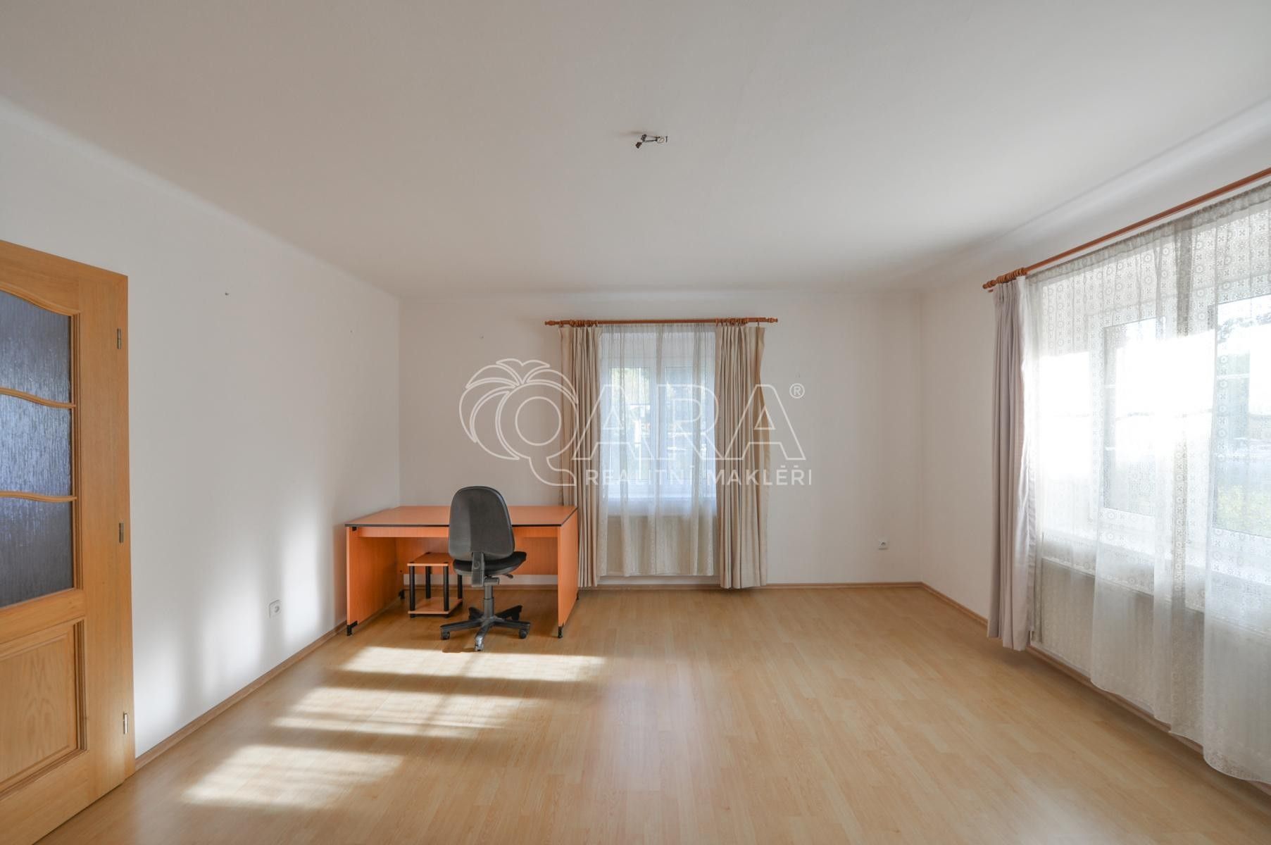Pronájem bytu 4+1 136 m² - foto 9