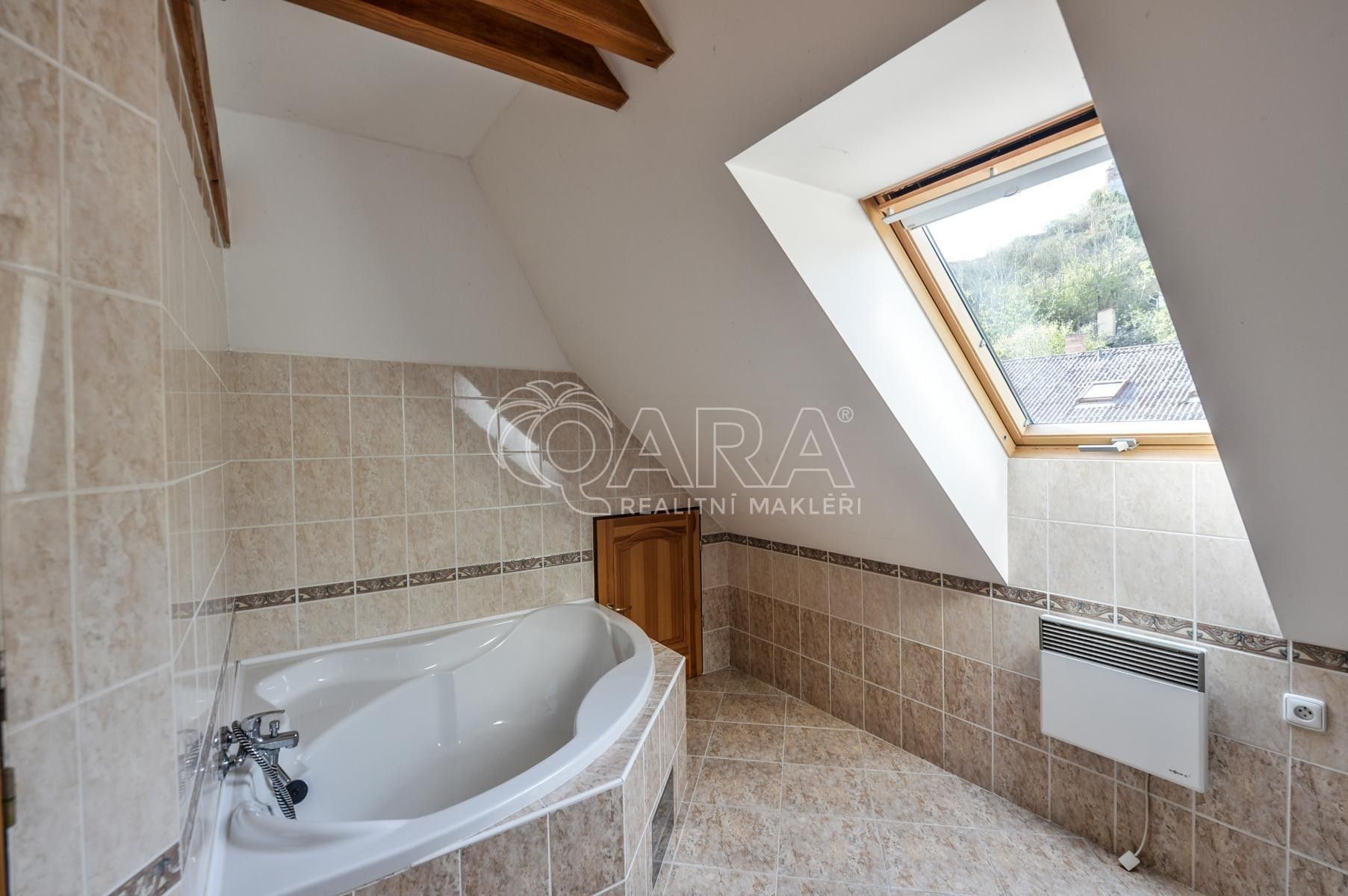 Pronájem bytu 4+1 136 m² - foto 10