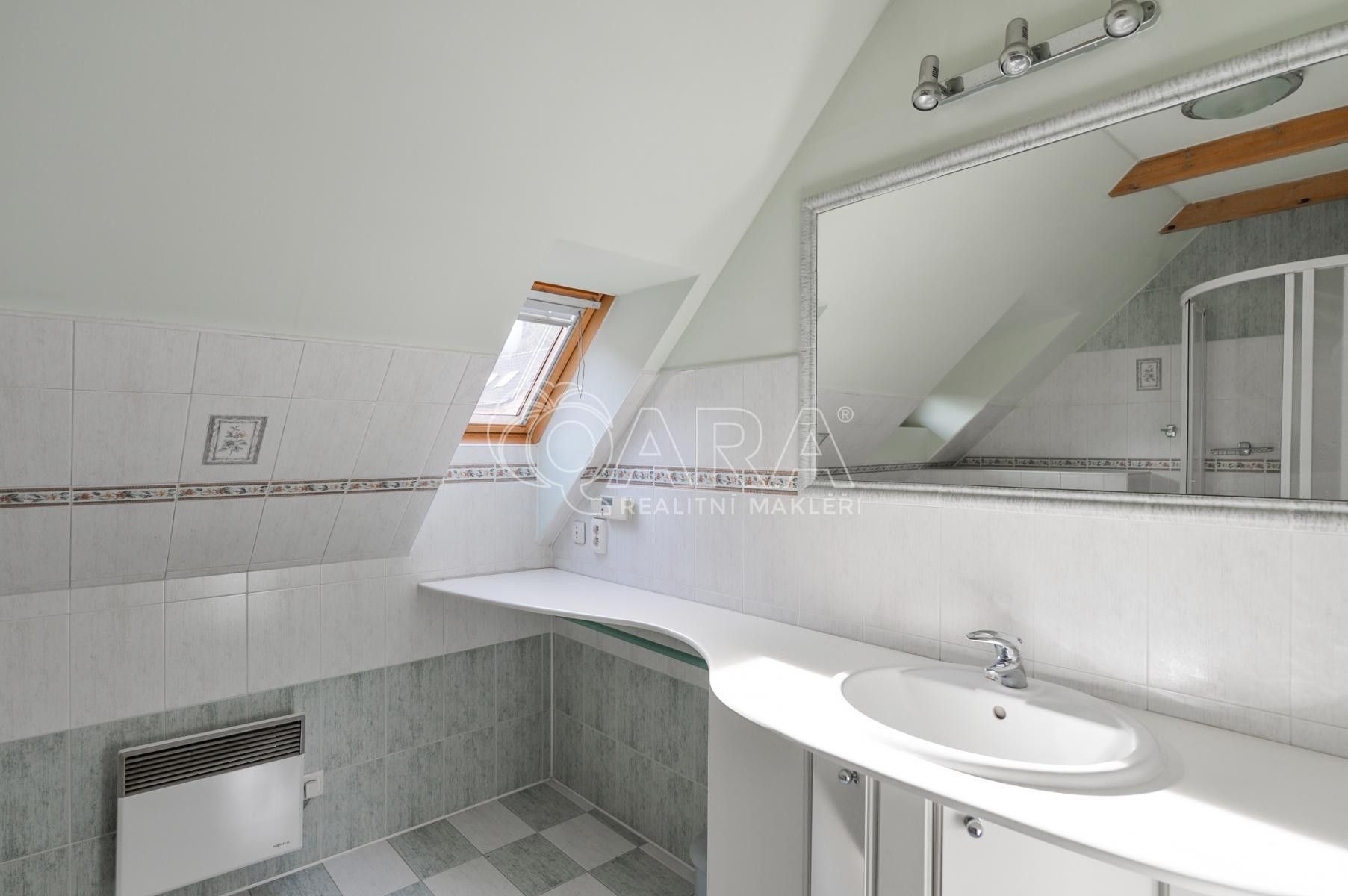Pronájem bytu 4+1 136 m² - foto 12