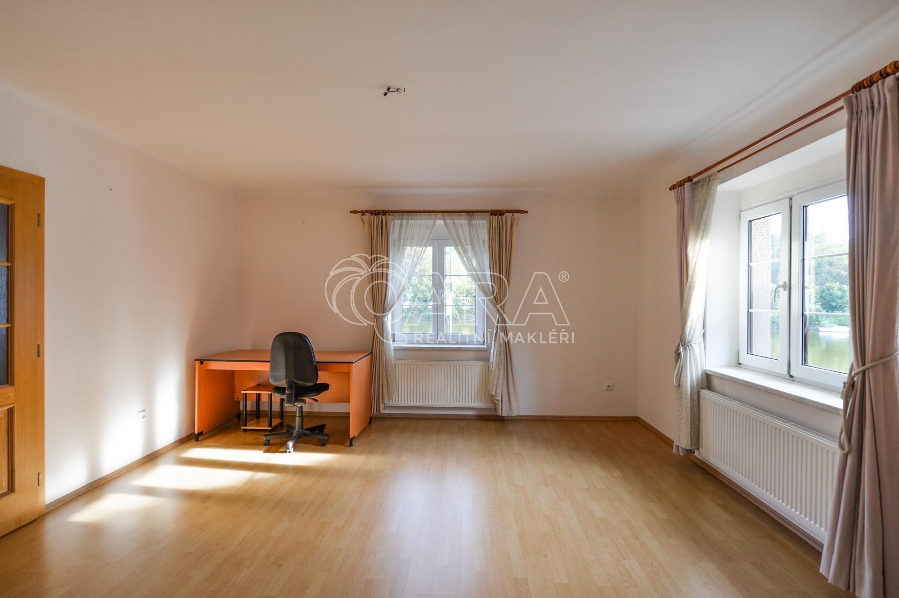 Pronájem bytu 4+1 136 m² - foto 17