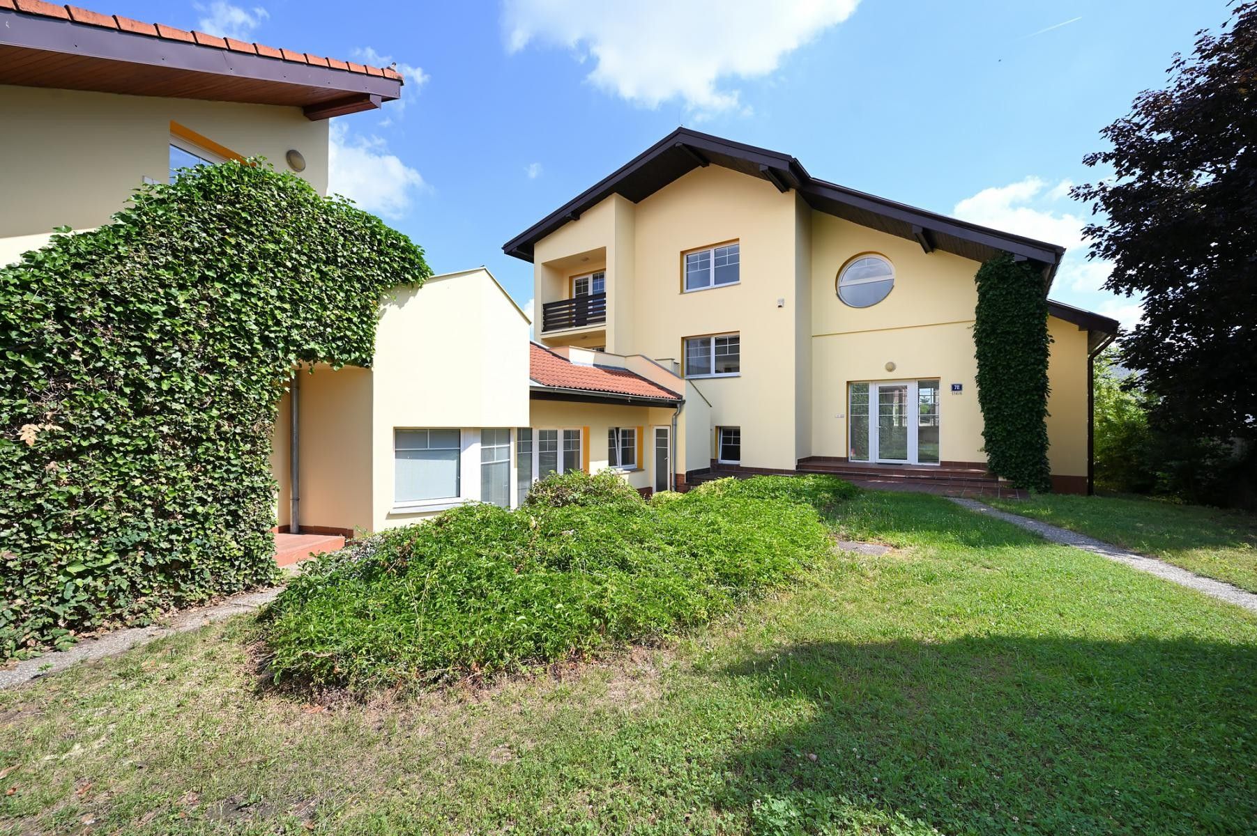 Pronájem komerčního prostoru 454 m² - foto 1