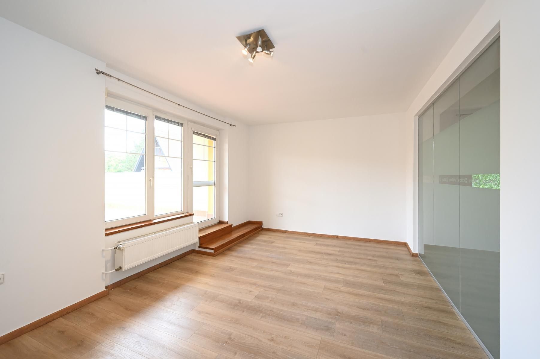 Pronájem komerčního prostoru 454 m² - foto 11