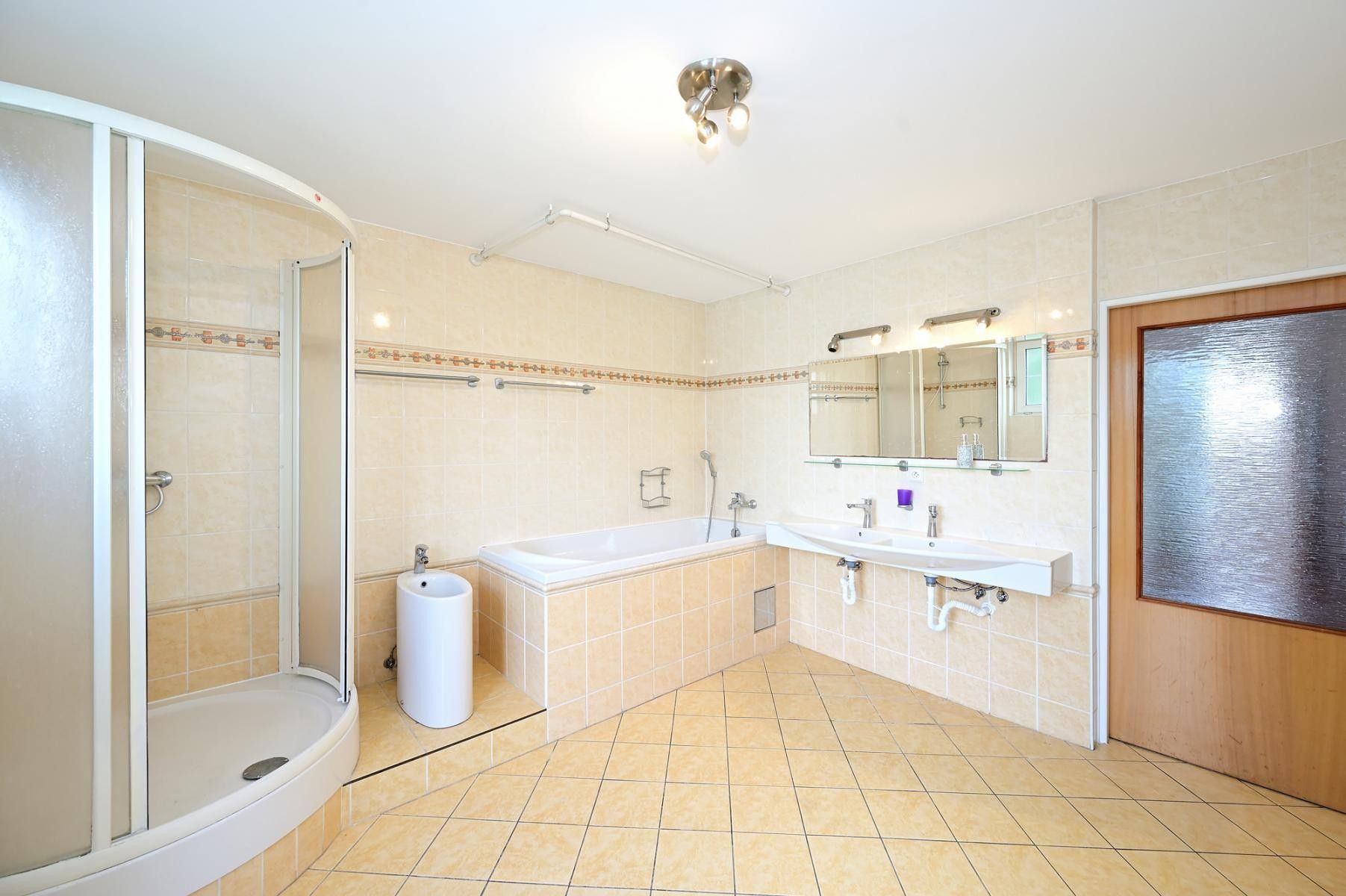 Pronájem komerčního prostoru 454 m² - foto 19