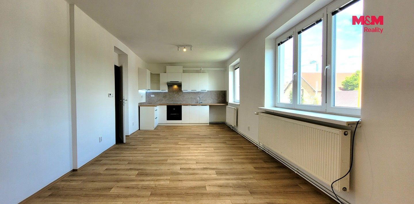 Pronájem bytu 3+kk 74 m² - foto 3