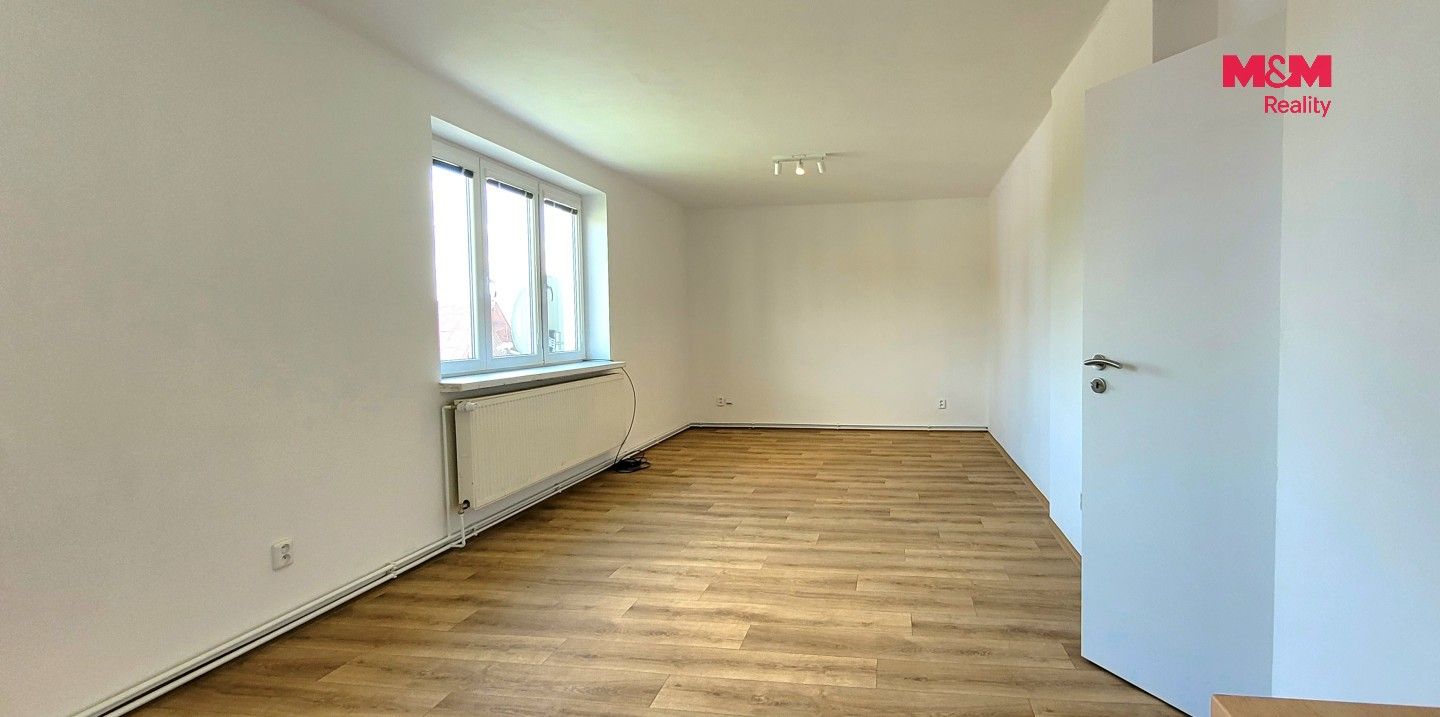 Pronájem bytu 3+kk 74 m² - foto 8