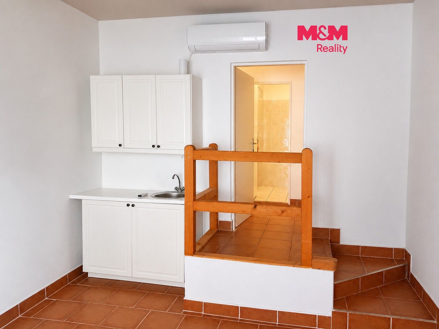 Pronájem komerčního prostoru 32 m² - foto 1