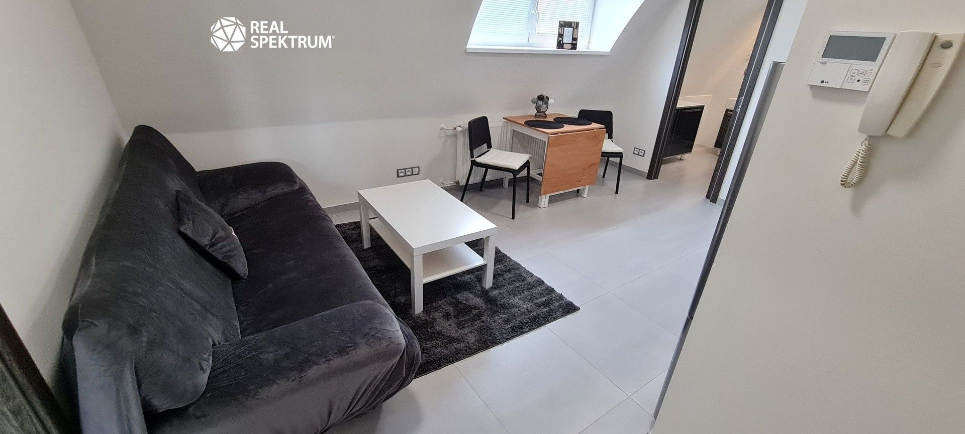 Pronájem bytu 2+kk 36 m² - foto 3