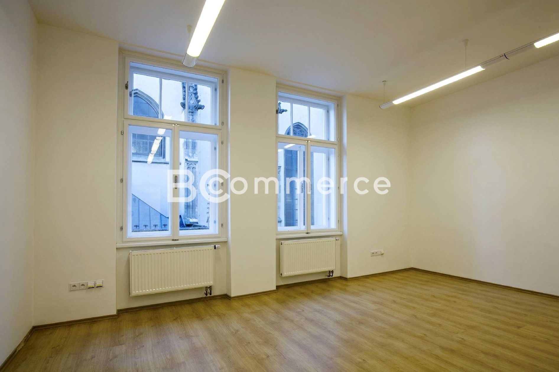 Pronájem komerčního prostoru 87 m² - foto 1