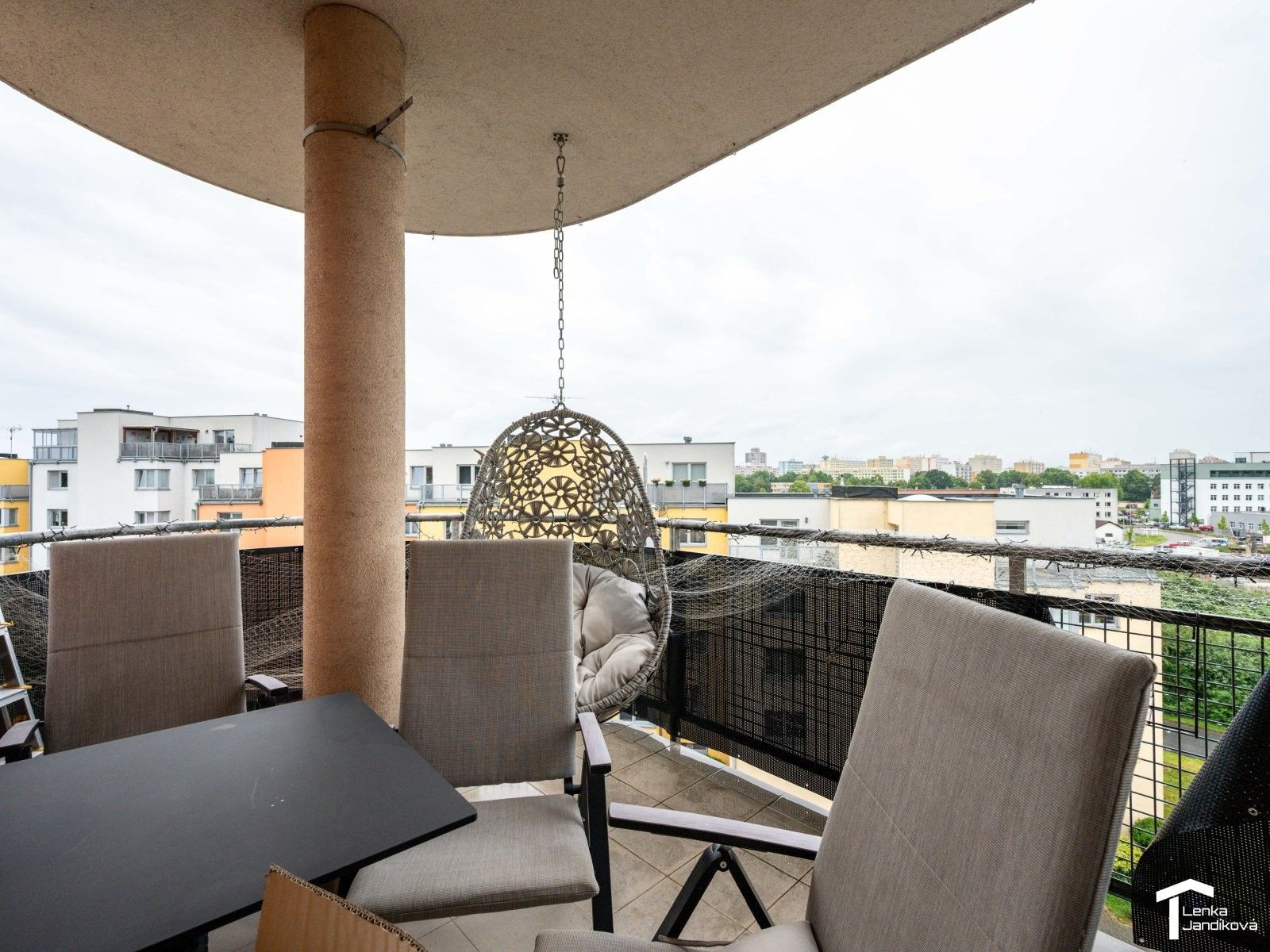 Pronájem bytu 3+kk 70 m² - foto 9