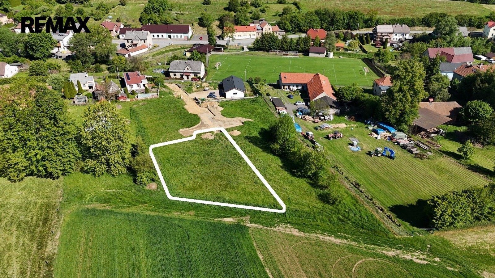 Prodej pozemku 1100 m² - foto 3
