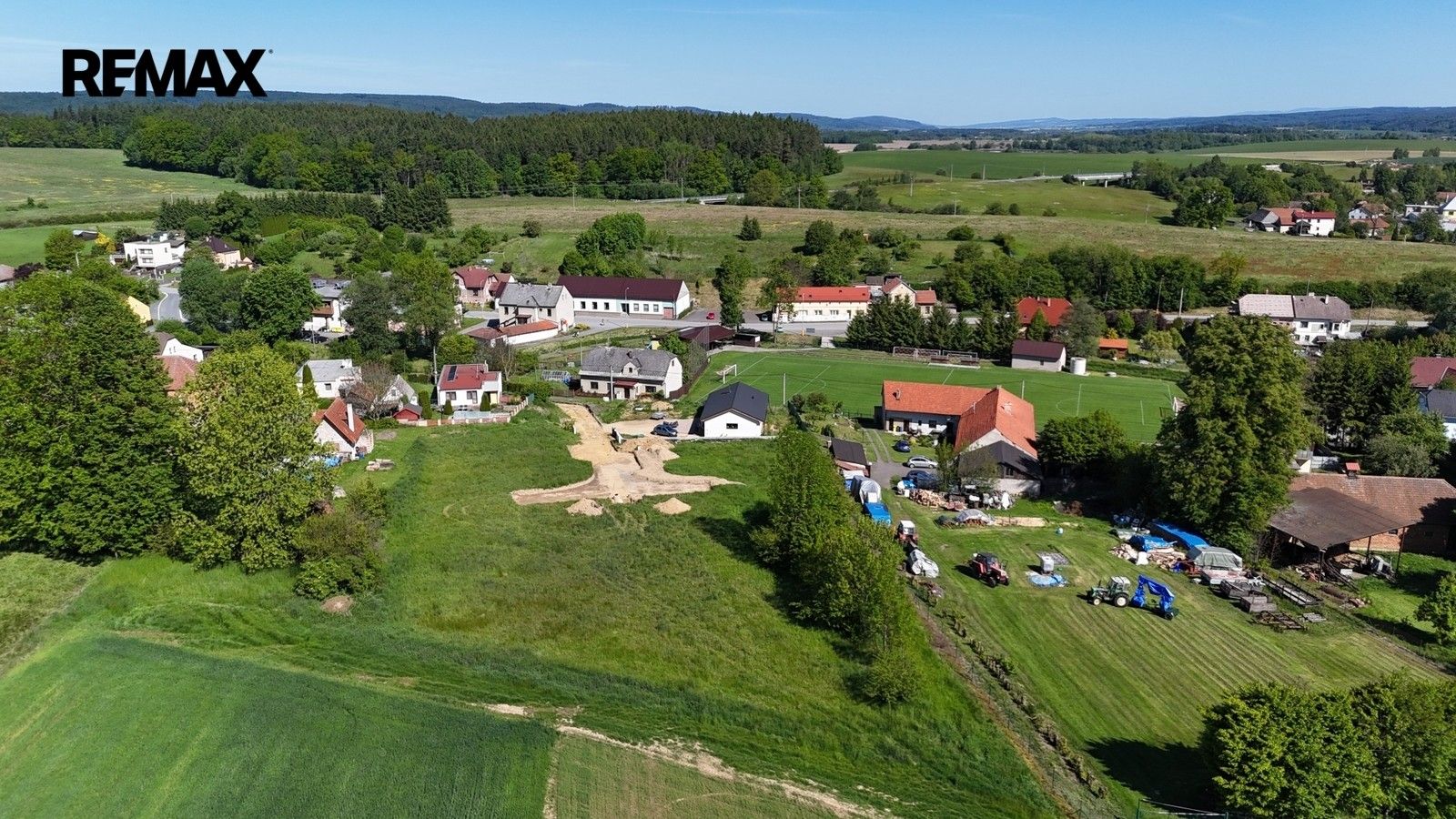 Prodej pozemku 1100 m² - foto 5