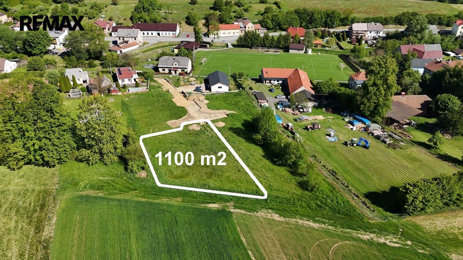 Prodej pozemku 1100 m² - foto 4