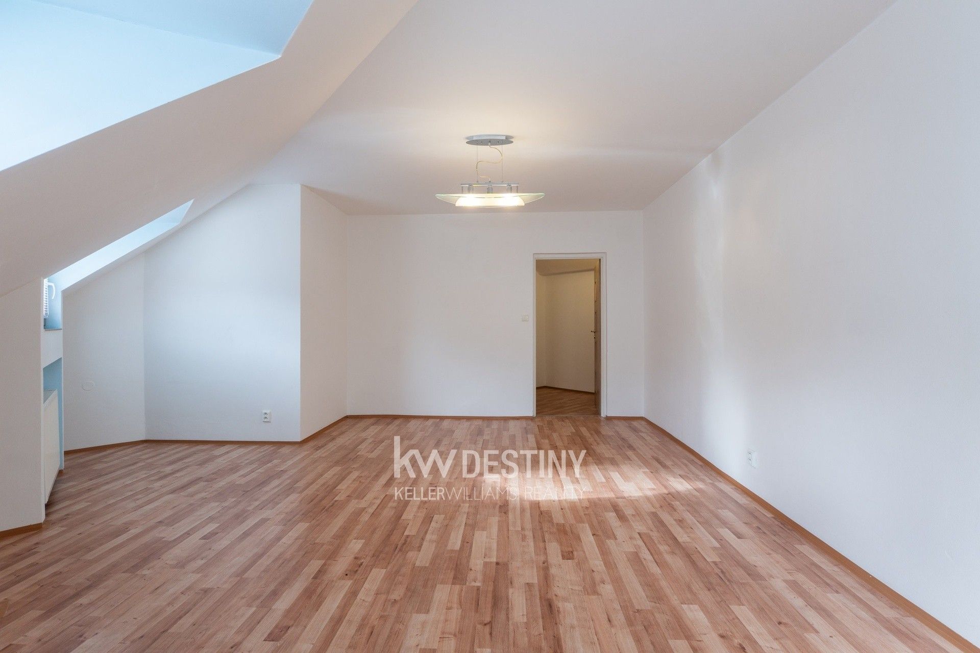 Pronájem bytu 3+kk 100 m² - foto 5