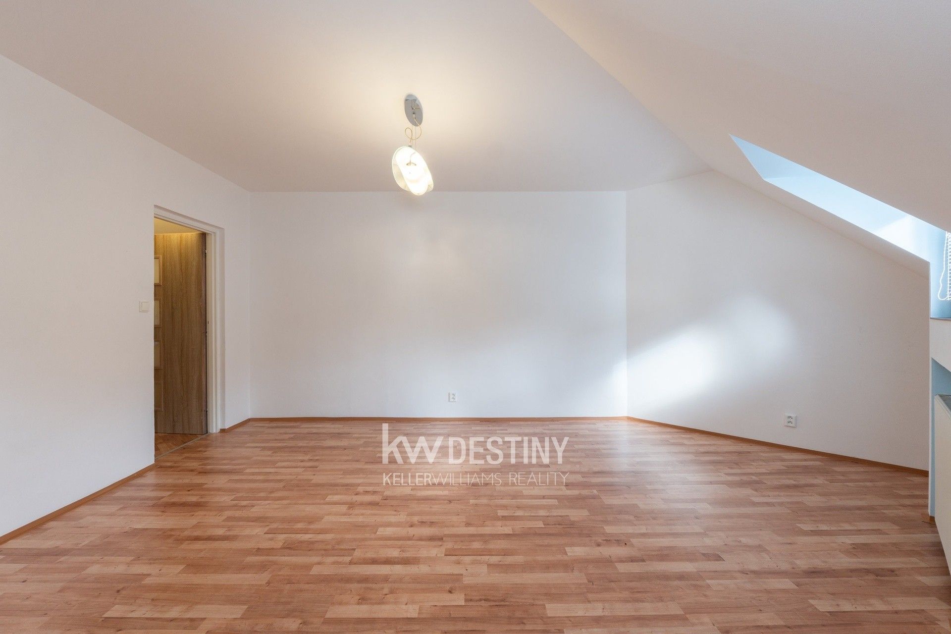 Pronájem bytu 3+kk 100 m² - foto 7
