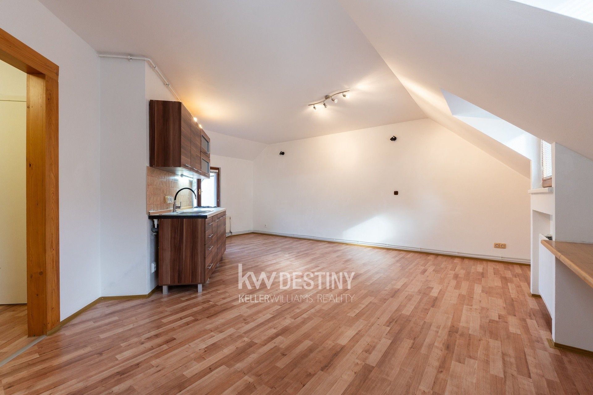Pronájem bytu 3+kk 100 m² - foto 12