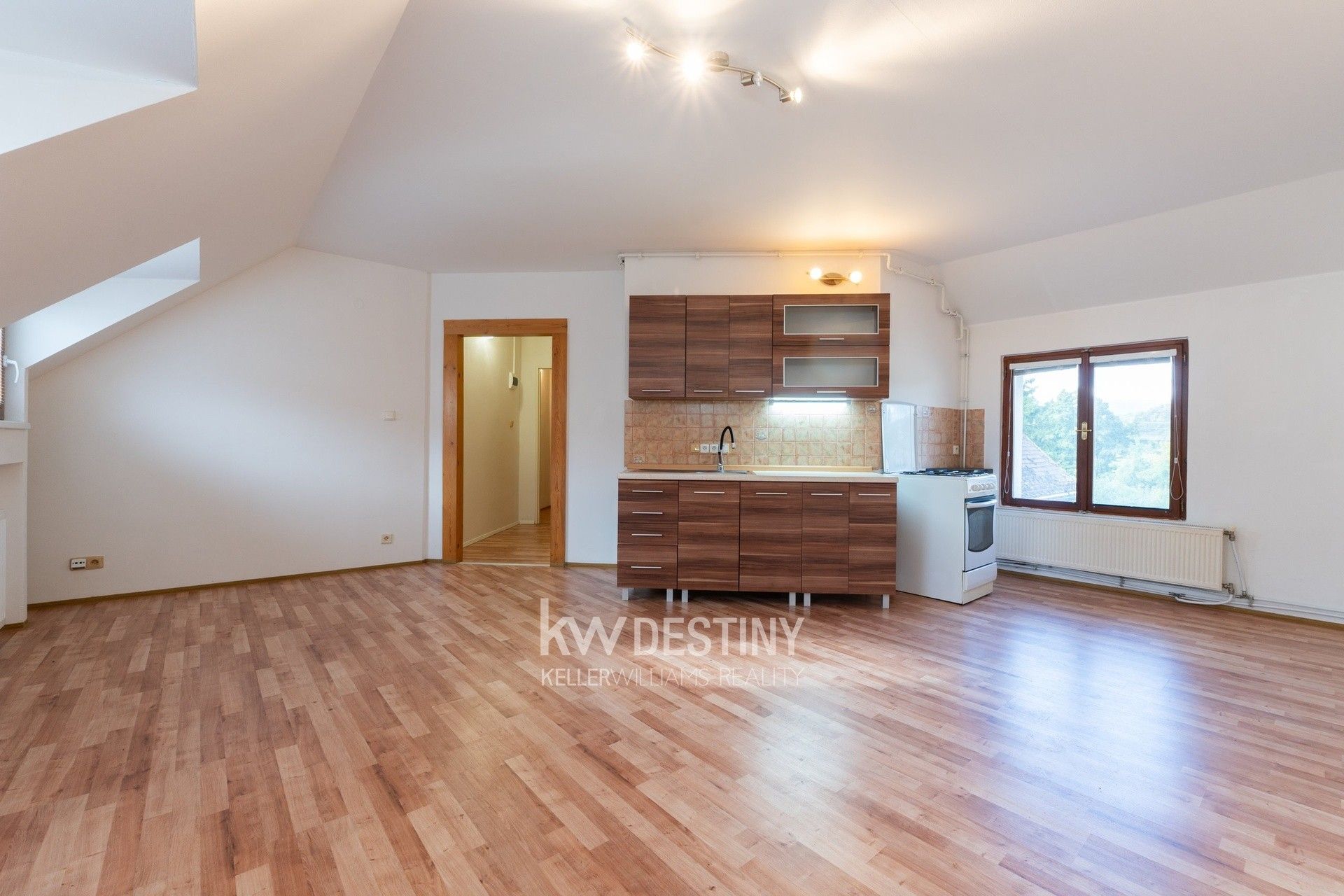 Pronájem bytu 3+kk 100 m² - foto 13
