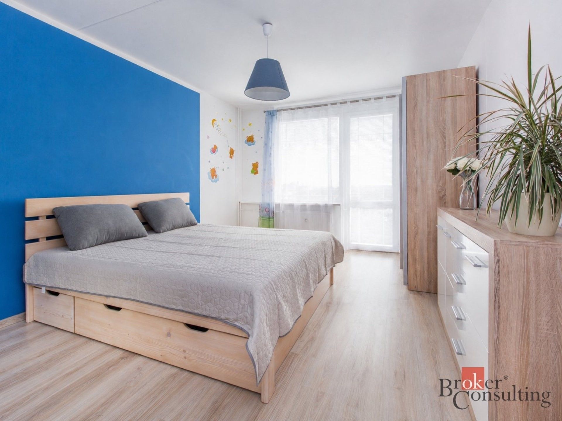 Pronájem bytu 2+1 61 m² - foto 2