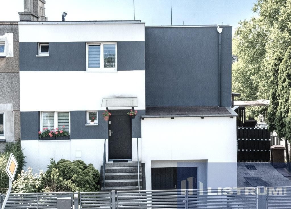 Prodej domu 180 m² - foto 1