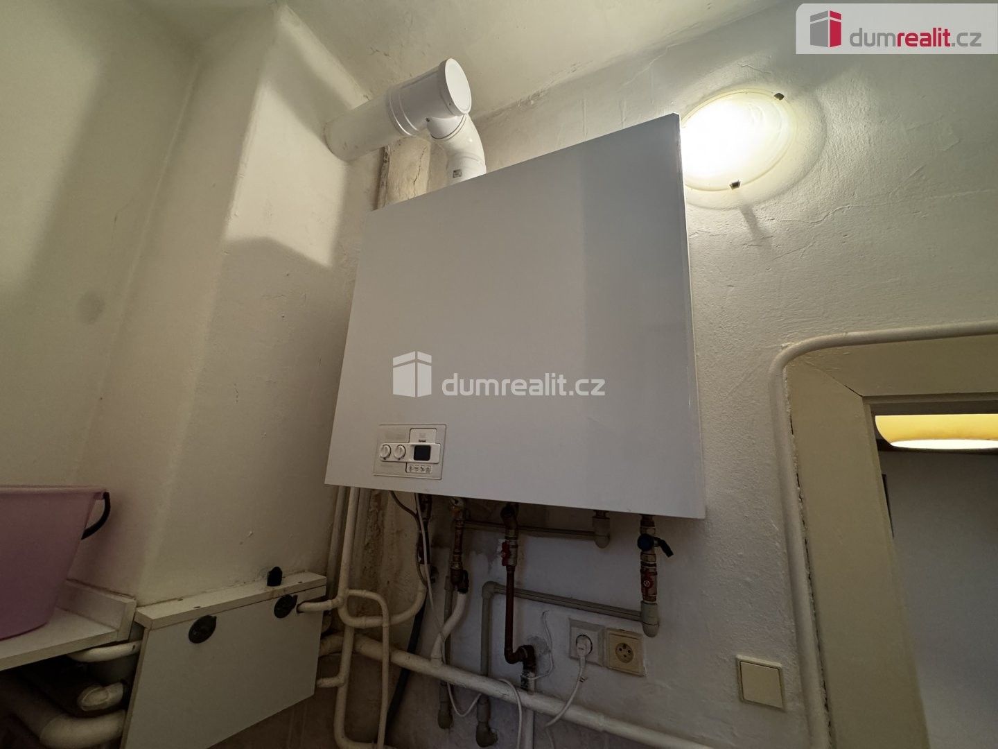 Pronájem komerčního prostoru 290 m² - foto 7