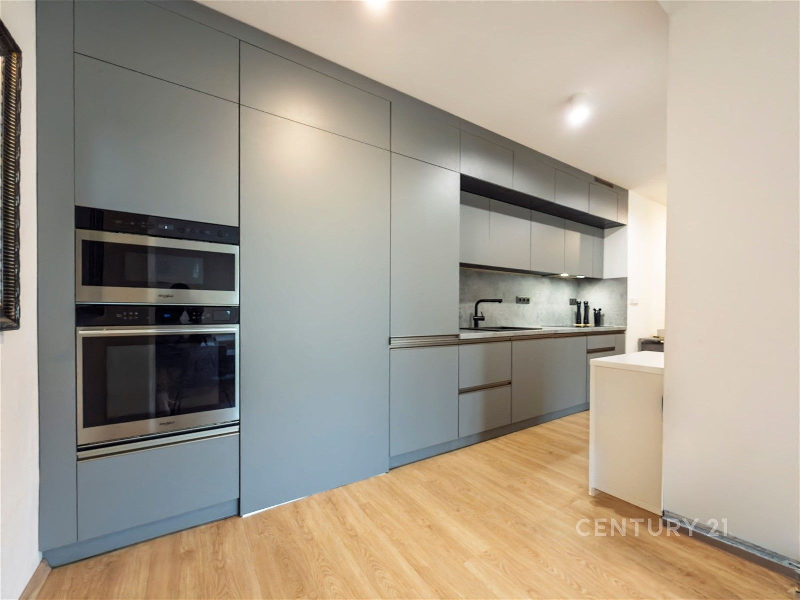 Prodej bytu 3+kk 79 m² - foto 1