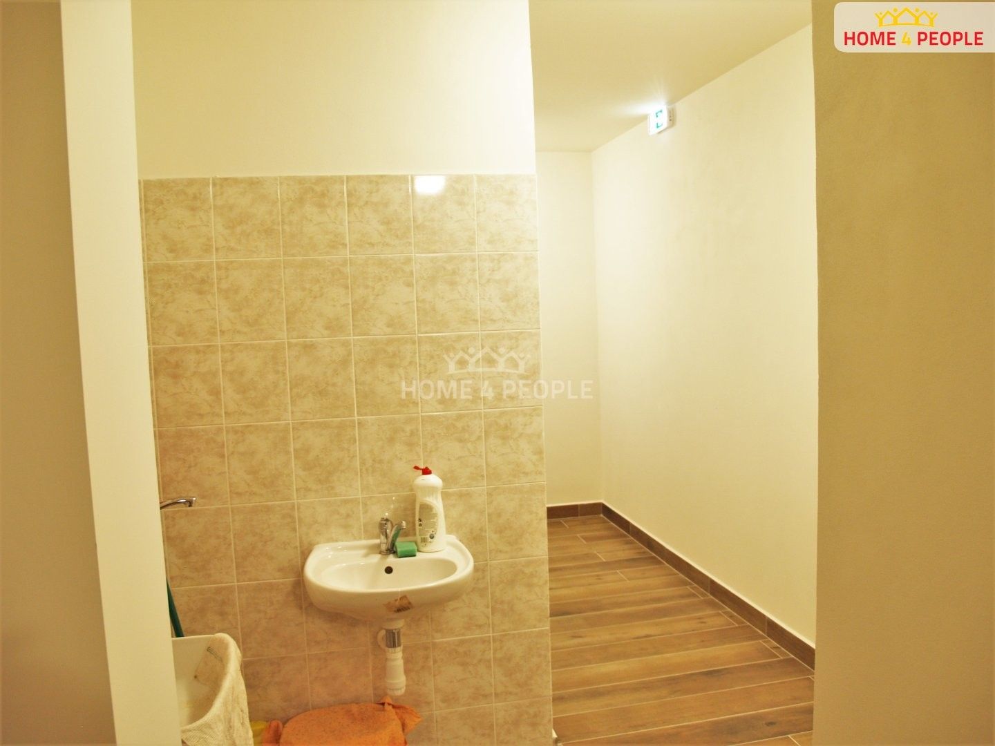 Pronájem komerčního prostoru 32 m² - foto 6