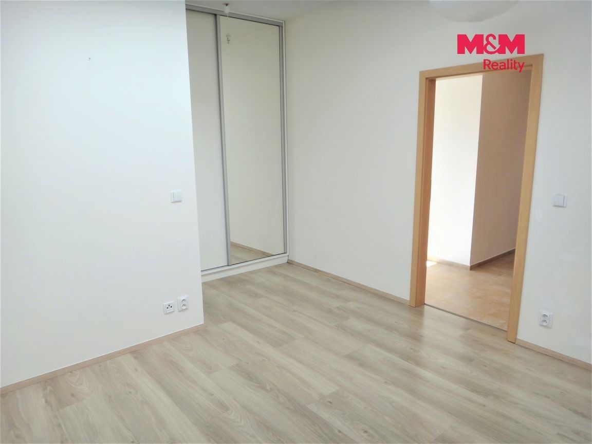 Pronájem bytu 4+kk 127 m² - foto 3