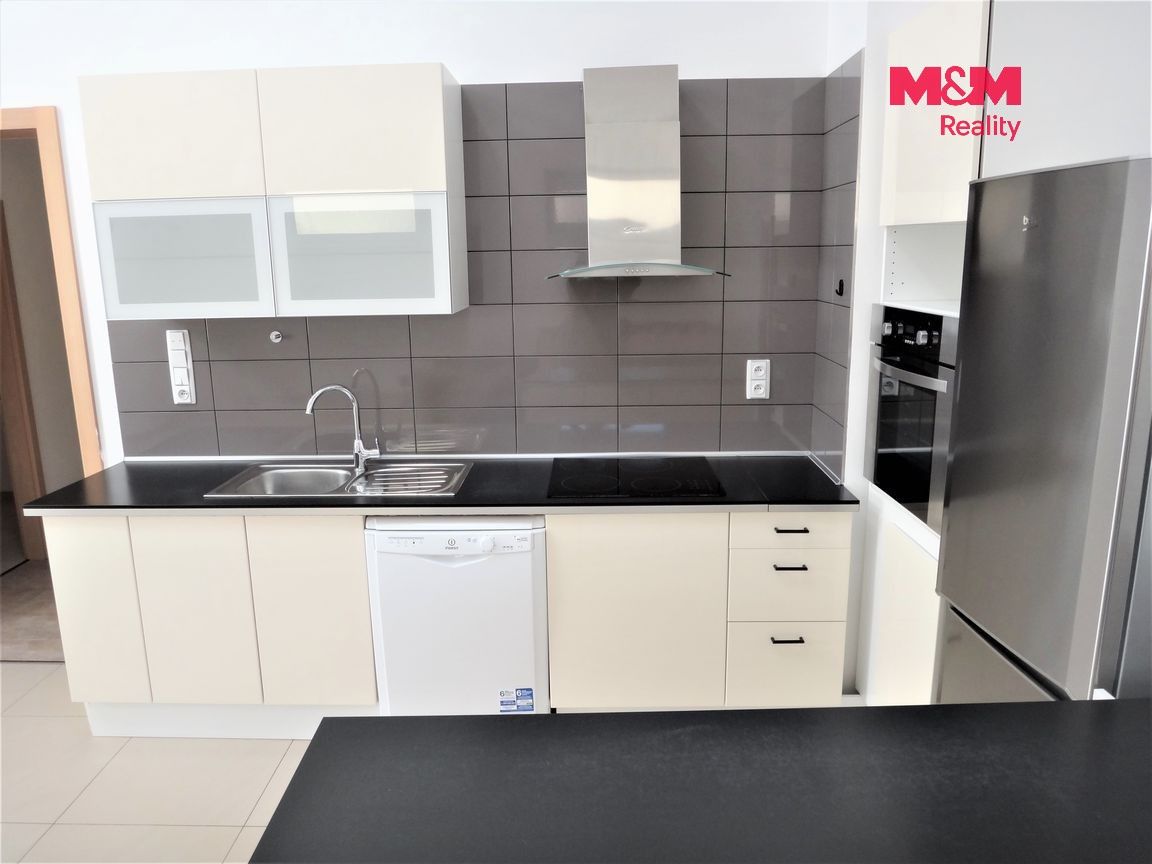 Pronájem bytu 4+kk 127 m² - foto 8
