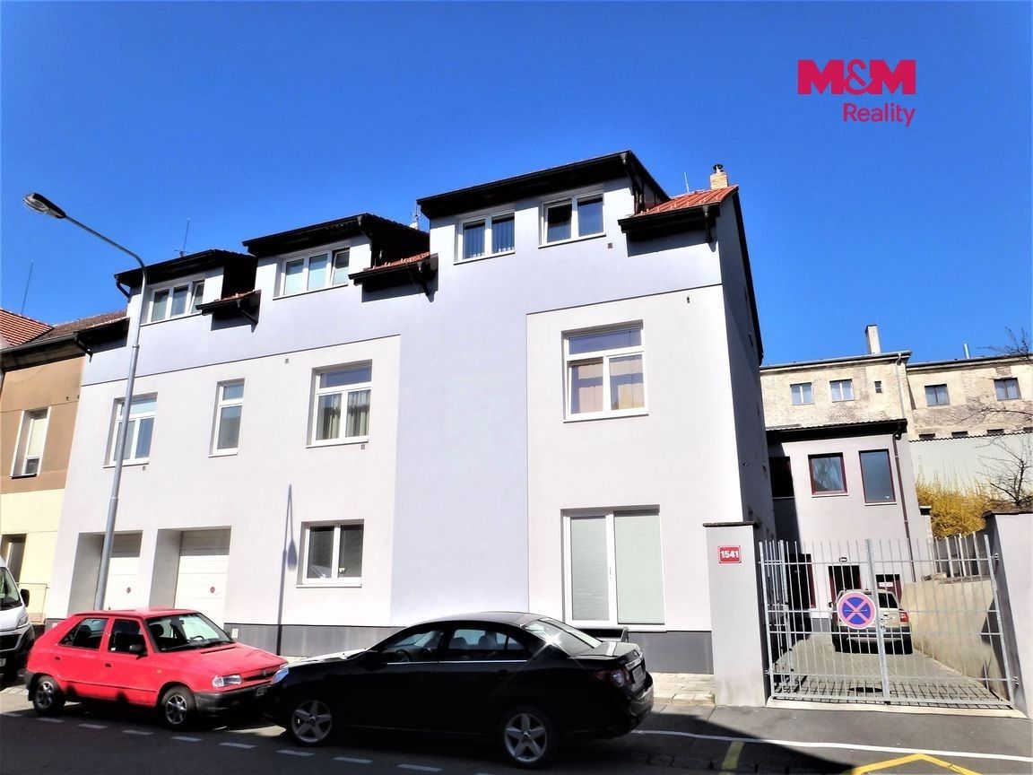 Pronájem bytu 4+kk 127 m² - foto 4