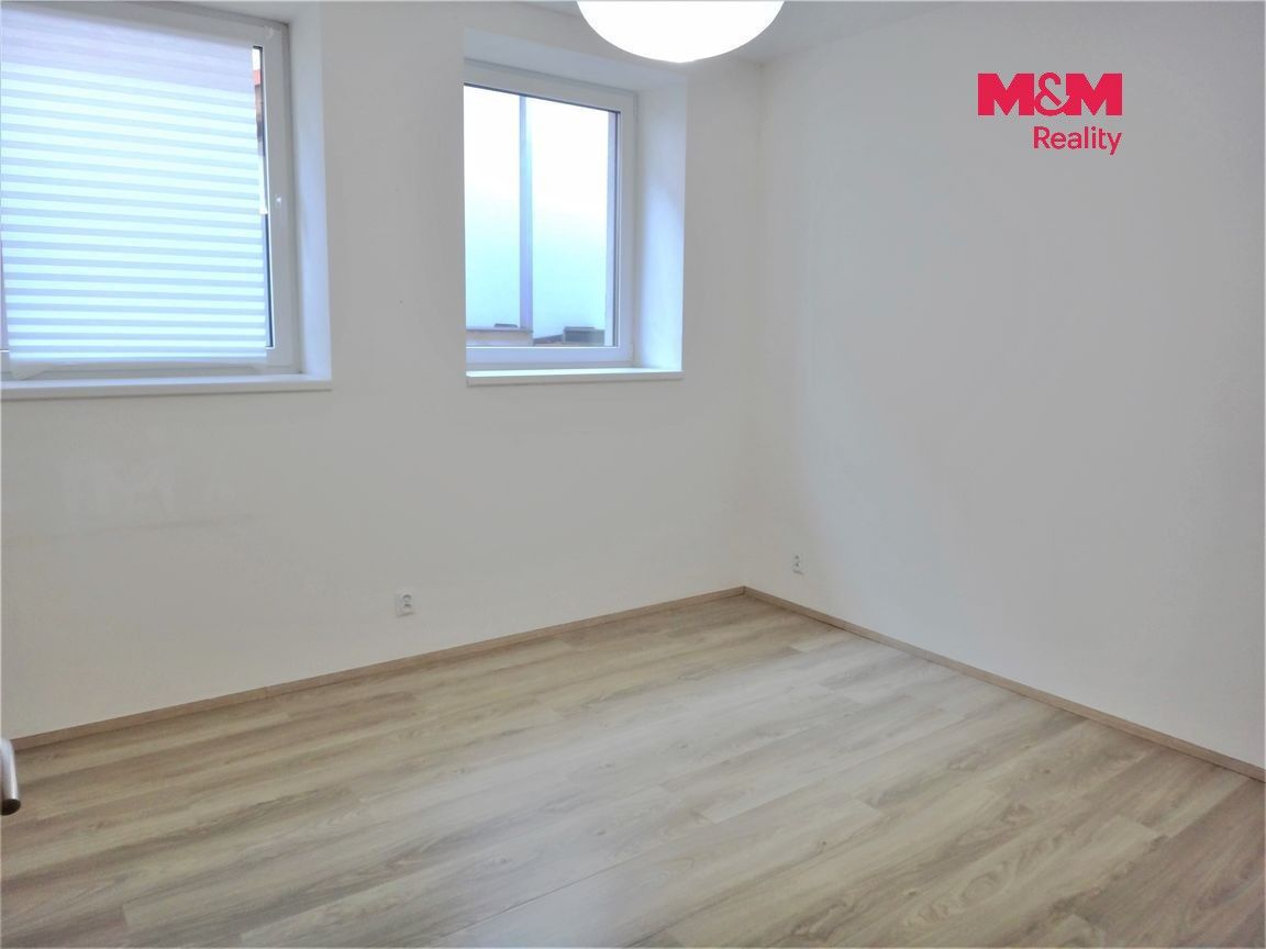 Pronájem bytu 4+kk 127 m² - foto 13