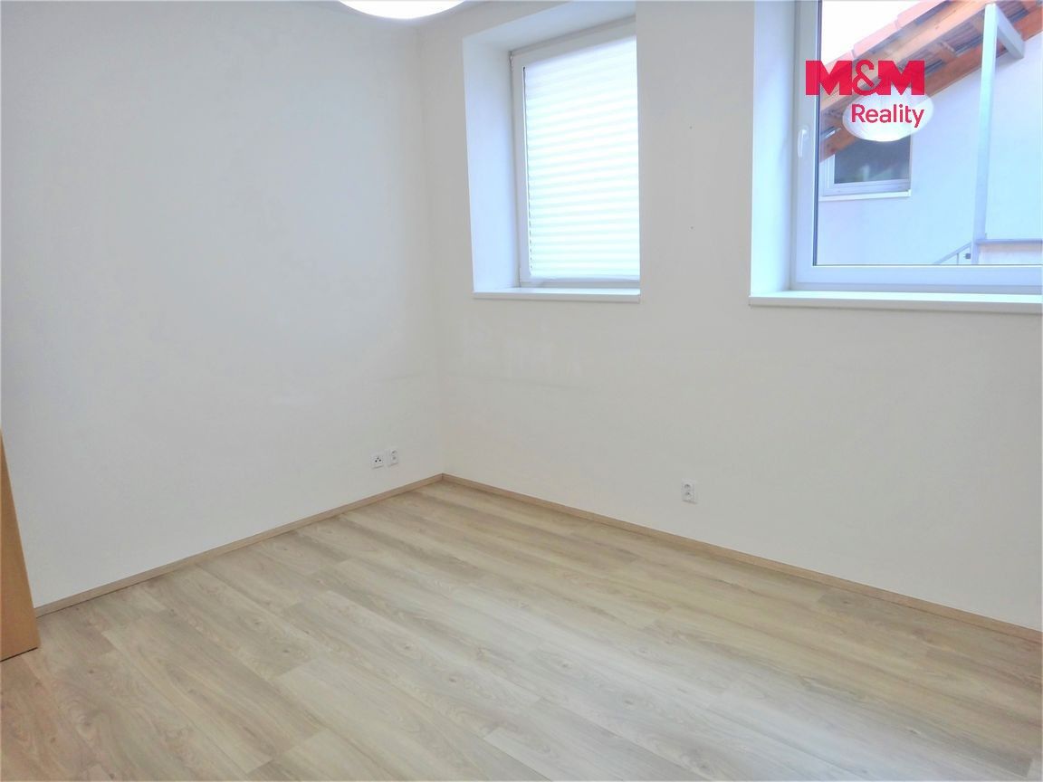 Pronájem bytu 4+kk 127 m² - foto 14