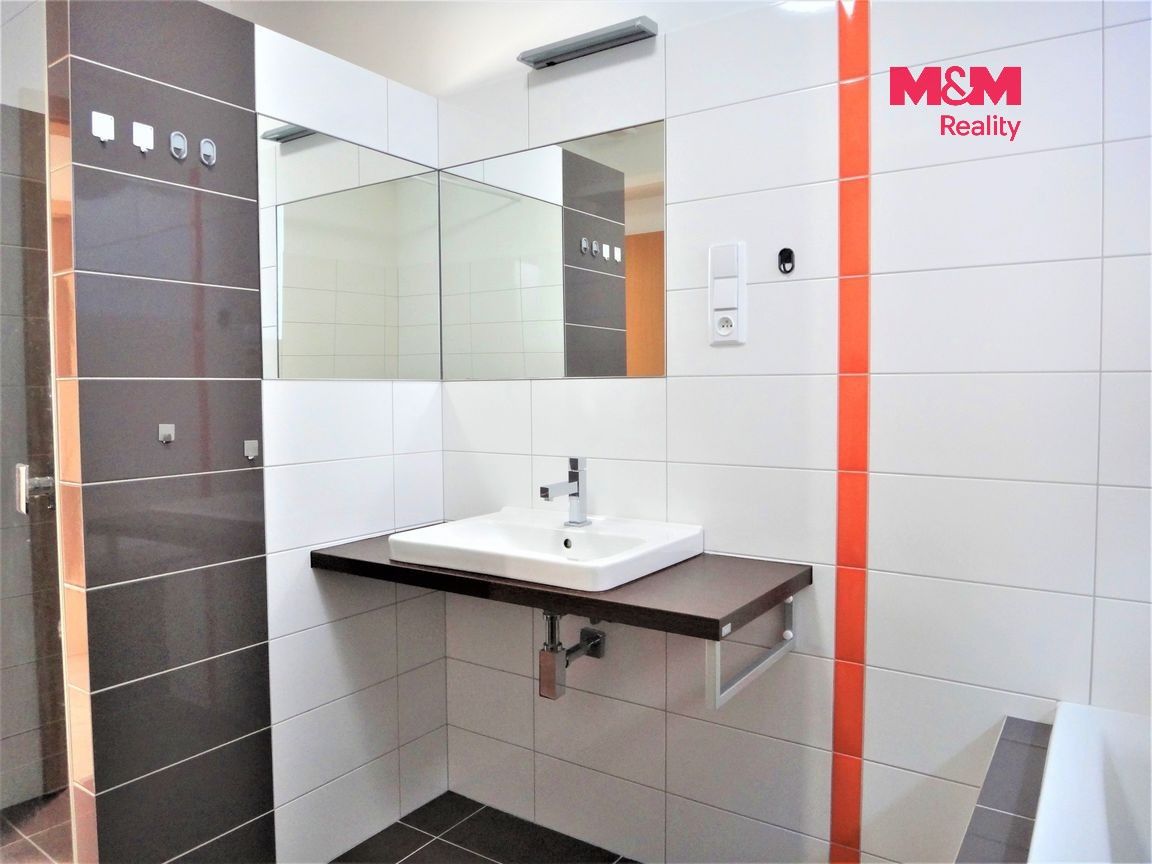 Pronájem bytu 4+kk 127 m² - foto 17