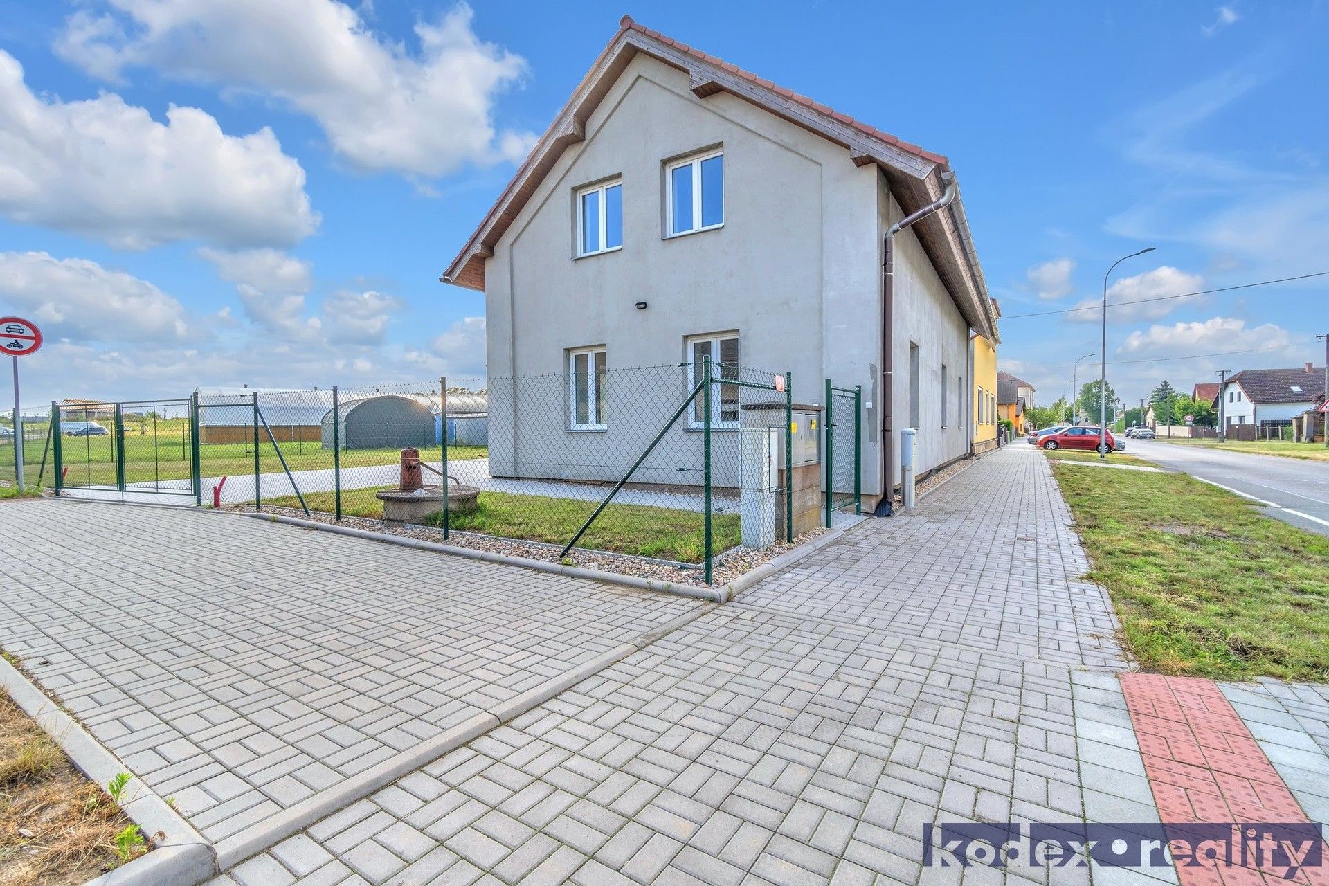Prodej domu 179 m² - foto 2