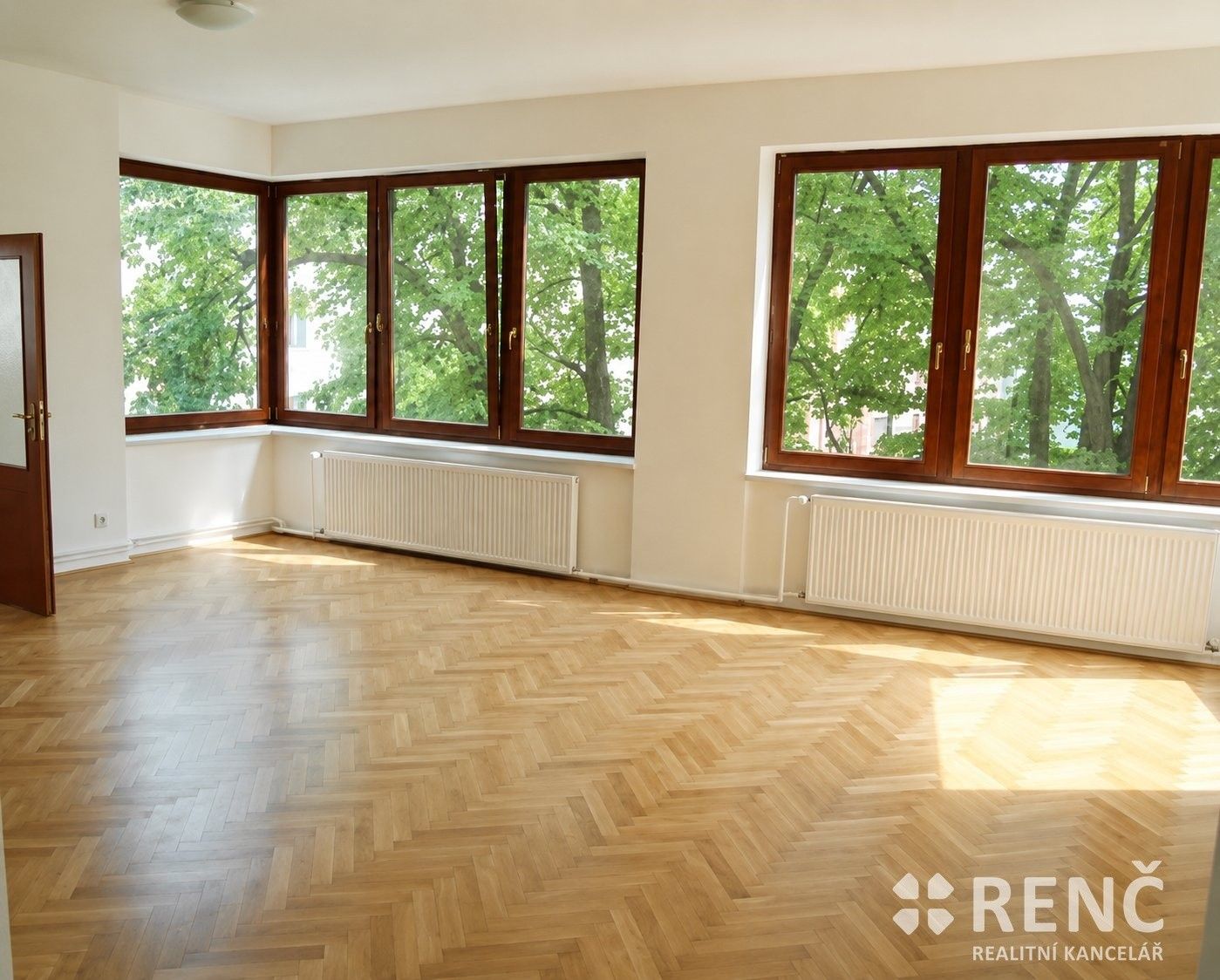 Pronájem bytu 2+1 78 m² - foto 1