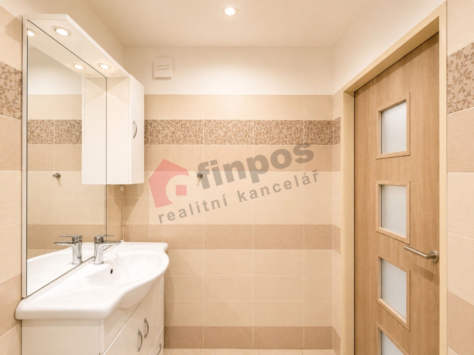 Pronájem bytu 2+kk 53 m² - foto 4
