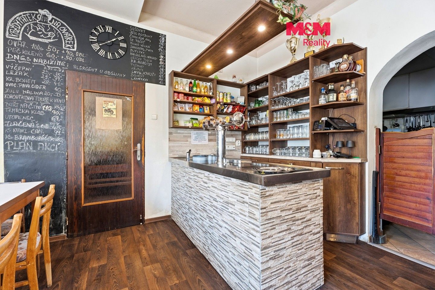 Prodej komerčního prostoru 350 m² - foto 1