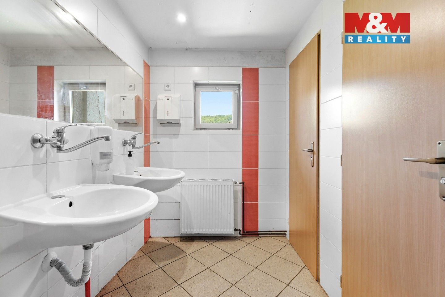 Prodej komerčního prostoru 350 m² - foto 15