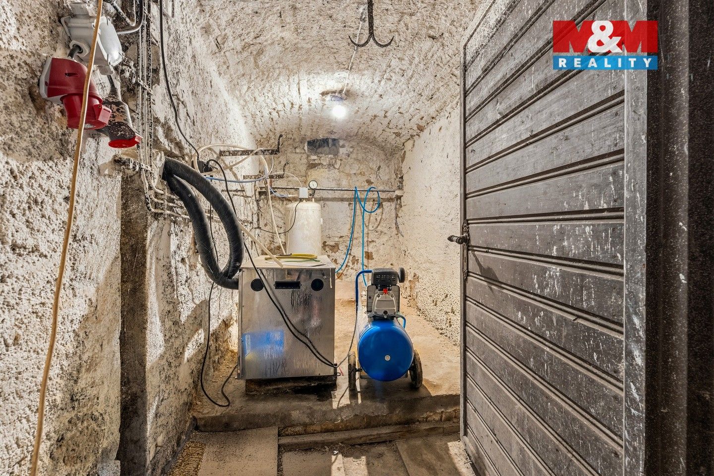 Prodej komerčního prostoru 350 m² - foto 13