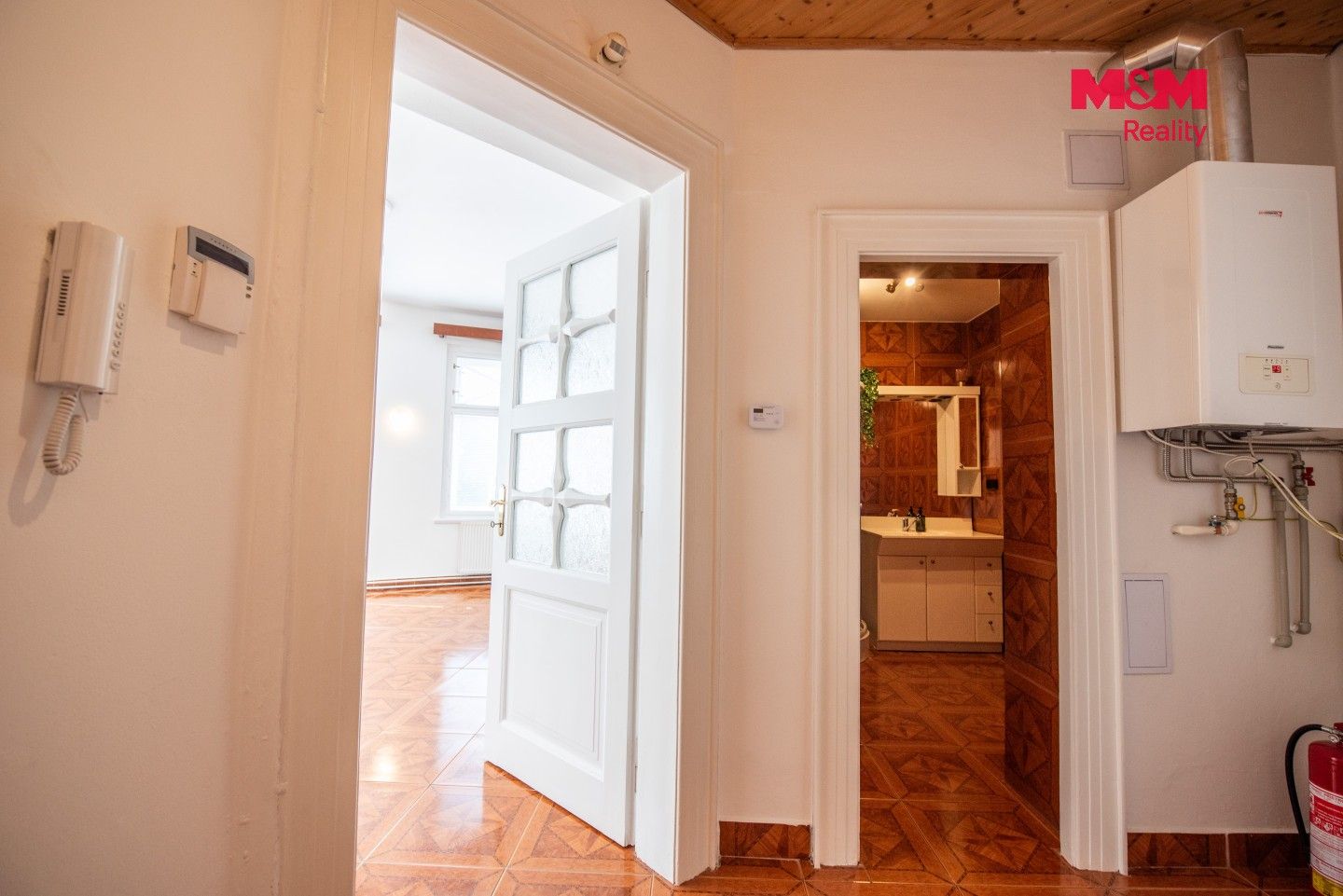 Pronájem komerčního prostoru 53 m² - foto 12