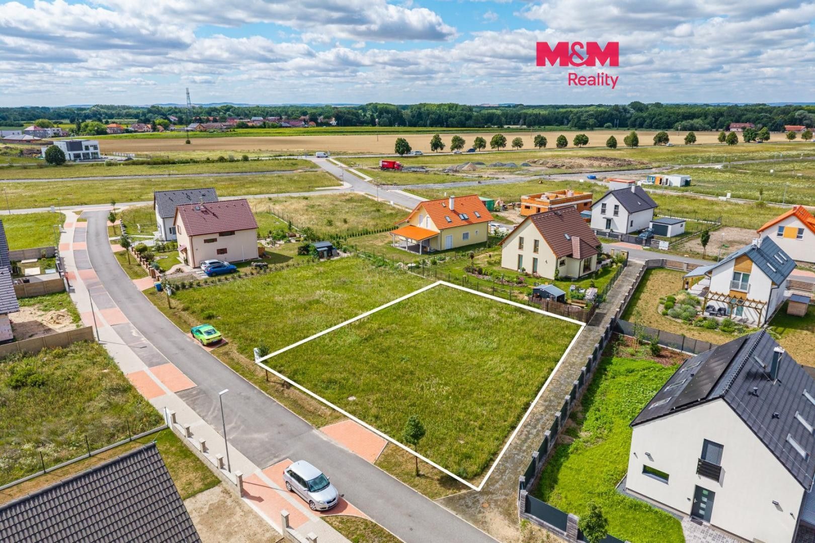 Prodej pozemku 714 m² - foto 1
