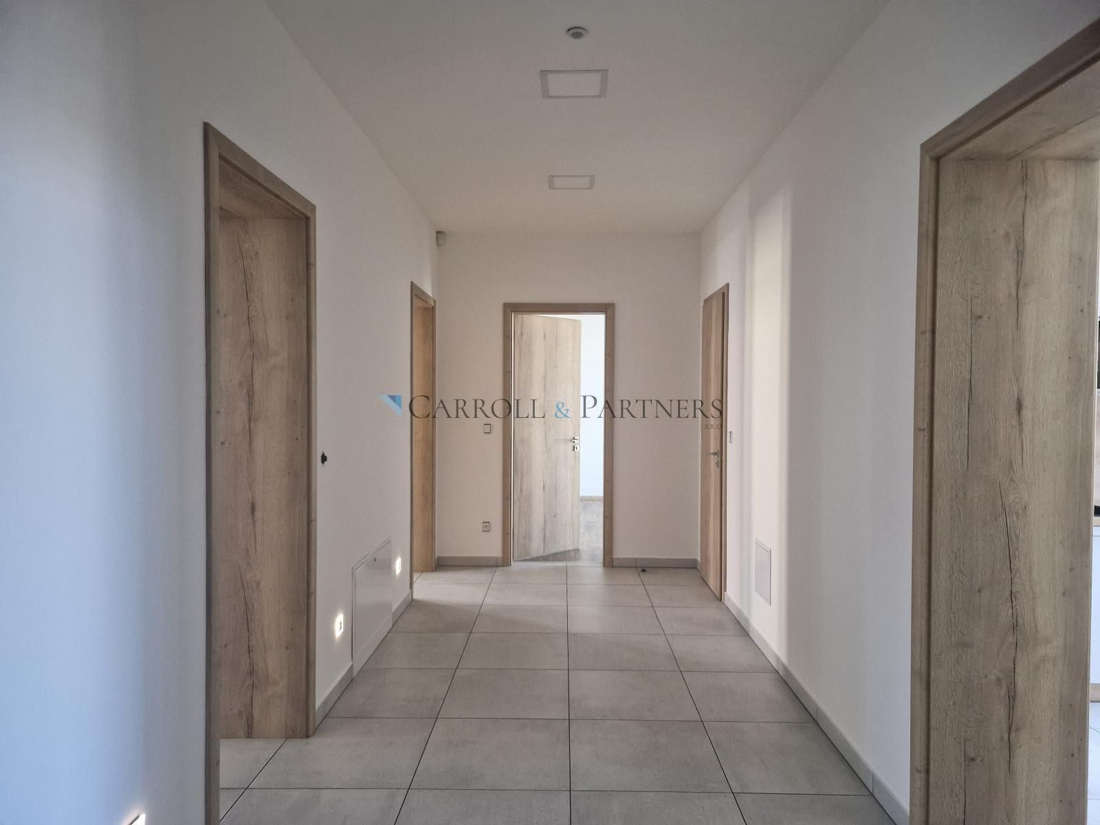 Pronájem komerčního prostoru 118 m² - foto 3